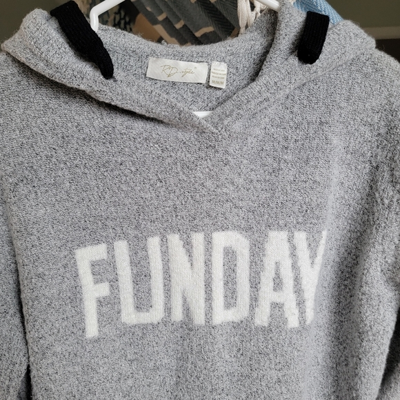 FUNDAY Sweater - Picture 2 of 6